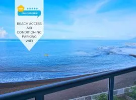 Spacious apartment, beach access, parking, wifi