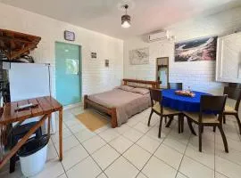 Apto com 2 Suítes em condomínio beira-rio