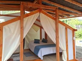 Achibueno Glamping, hotel em Linares