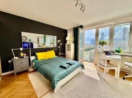 GREEN 3 metro WiFi 65&rsquo;TV Netflix HBO AppleTV AmazonTV Disney