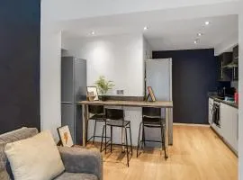 Wigan, Free Parking, Family, Central, Large House for contractors