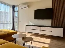 The Golden Spot Modern Central Apartment