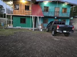 Awesome Mountains Views, hotel i Nueva California
