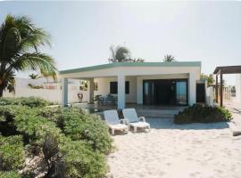 Beach house Chuchos, hotel v destinaci Chelem