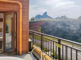 Yunqi Homestay Danxia Mountain Villa Branch