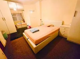 3 Bedroom Full House Easy Booking Super-fast Wi-Fi