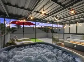 Rooftop Hot tub & Firepit Lounge - BBQ - EV Charger