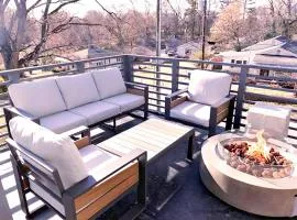 Fire Pit - 6 Min to Duke and Downtown - Private Balcony