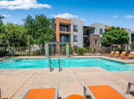 Stay Play Retreat Pool Hot Tub Gym Games