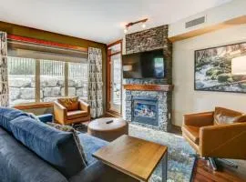 Stunning 2BR with Pool Hot Tub and Gym