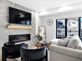 3BR Rockies Have Sleeps 8 with Hot Tub Pool and Mtn Views