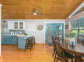 Riverfront Getaway On Guadalupe River