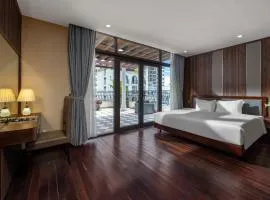 Palazzo Luxury Hotel & Bistro - Central My Khe Beach Walking Street