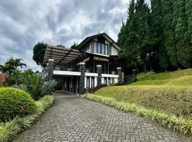 X4 VILLA with pool Villa Istana Bunga by YourHome