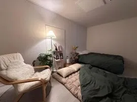 Spacious 2BR Entire Home for 6 Guests, Easy Public Transport ,Kitchen