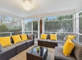4 Mins to U of R! Spacious, Central Guest Suite!