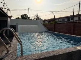 Spacious 3BR Home with Private Pool & BBQ 11 Pax