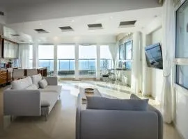 Coastal Panorama Apartment
