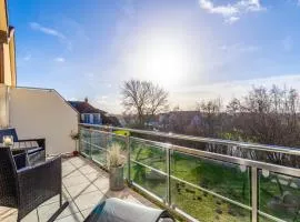Wohlfühl-Ferienwohnung in Strandnähe mit großem Sonnenbalkon und Blick ins Grüne
