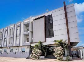 Hotel Ambika, Vadodara, hótel í Rawāl