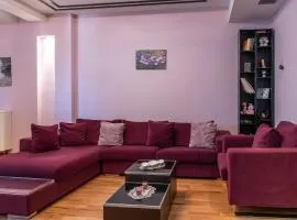 1 Min to Center Apartment with Panoramic View