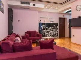 1 Min to Center Apartment with Panoramic View