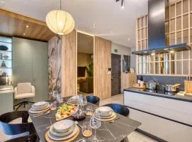 Designer Penthouse Near Promenade Including BBQ Terrace