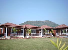 Bamboosa House near Kashid Beach, hotel en Borlai
