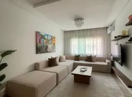Modern En-Suite 2BR Near Casa Voyageur Parking & Wi-Fi