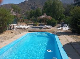 Cabañas Ciprés, hotel a Guayacán