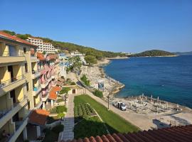 Adria Vista Apartment Lošinj، فندق في فيلي لوشينج