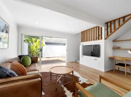 Villa Le Miramar Perfect for your Pooch Holiday, Hotel in Sunshine Beach