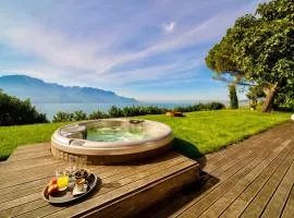 Sunset House with gorgeous view of the lake