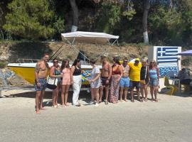 Tsilivi Yellow Boats, Boot in Planos