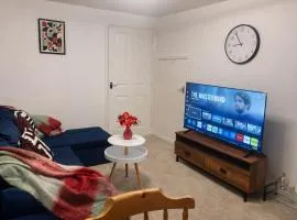 Spacious 2-Bedroom Home in Margate with Free Parking & Pet Friendly