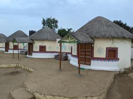 Khoyla Homestay, hotel i Dhordo