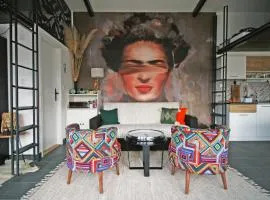 VIVA LA VIDA Lake house