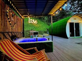 Criss Glamping, hotel in La Vega
