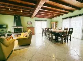 Maison 10 personnes en Vallée d'Ossau, 2 WC, 2 salles de bain