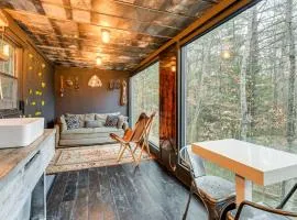 Secluded Red River Gorge Cabin with Rooftop Deck!