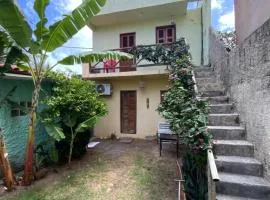 Lindo, simples, aconchegante e pé na areia