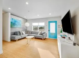 Family Friendly 2BR Villa in Downtown - 1 Block Walk to the Beach