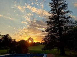 Apartamentos Villa Tivoli, hotel i Sierra de la Ventana