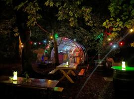 Eco-Camping De Helleborus, Yurt, Bell & Safari tent, Pipo, Caravans, Dorms and Units, hotel in Groningen