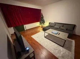 Spacious two-bedroom apartment, 247 self check-in, quiet stop