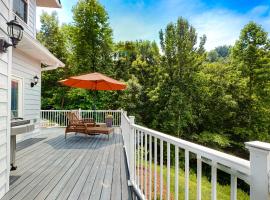 Lake Norris Epic Aqua Haven Sleeps 8 - Deck - Grill, hotel i Maynardville