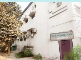 SKY HOMESTAYS - Smart Budget Rooms Near DAV Collage