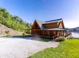 3-Story Lake Escape Sleeps 16 - Hot Tub - Pool Table