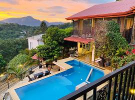 Hotel H2O, hotel i Gampola