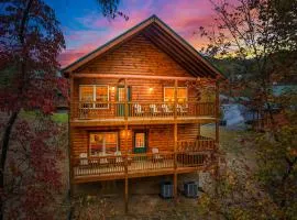 Brand New Luxe Cabin Sleeps 6 - Hot tub - Pool table